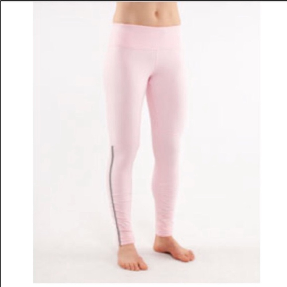 Lululemon Light Pink Ruched leggings Size 6